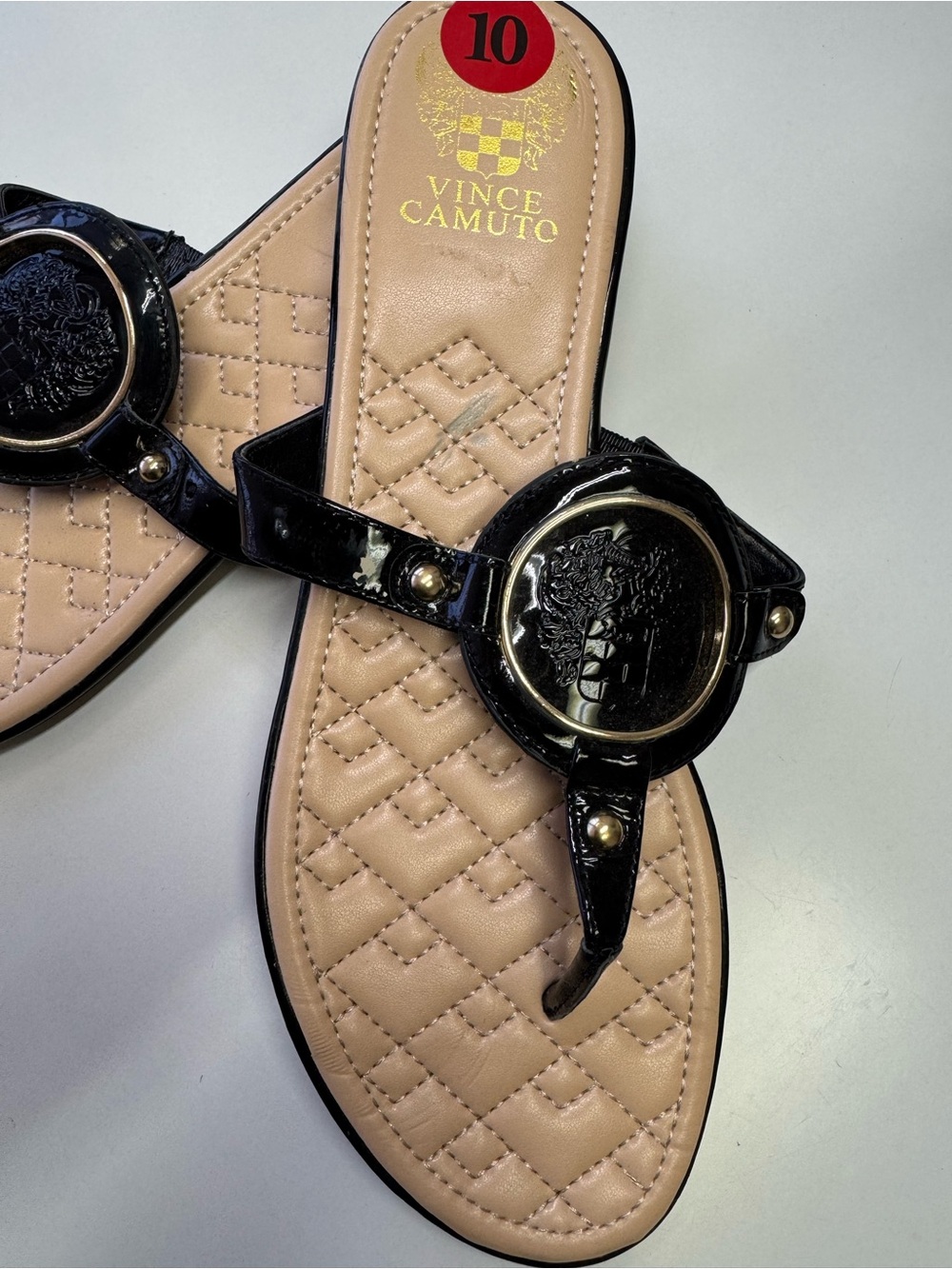 Vince Camuto Black leather Quilted Nude-Insole thong flat slip on sandals size10 - Picture 2 of 4